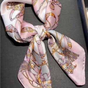 Silk-Feel Pink Printed Neck Scarf with Gold Chain Motif